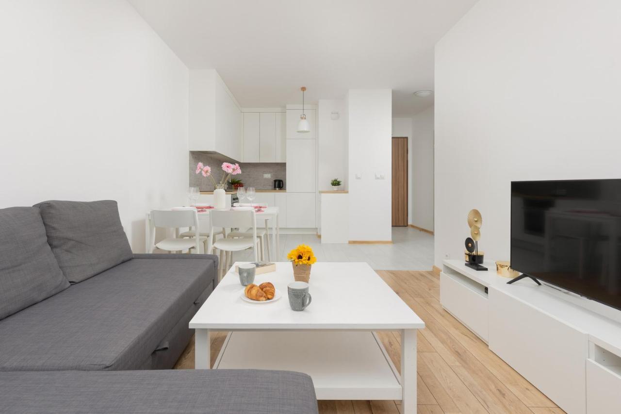 Warsaw Ulrychow Apartment With Parking By Renters エクステリア 写真