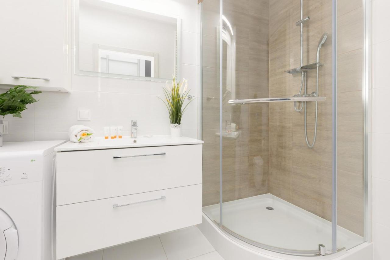 Warsaw Ulrychow Apartment With Parking By Renters エクステリア 写真