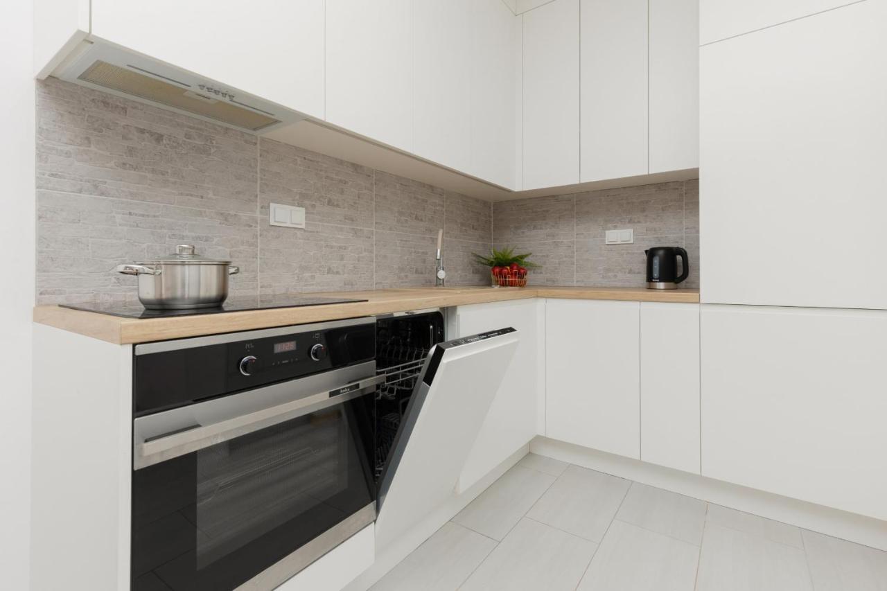 Warsaw Ulrychow Apartment With Parking By Renters エクステリア 写真