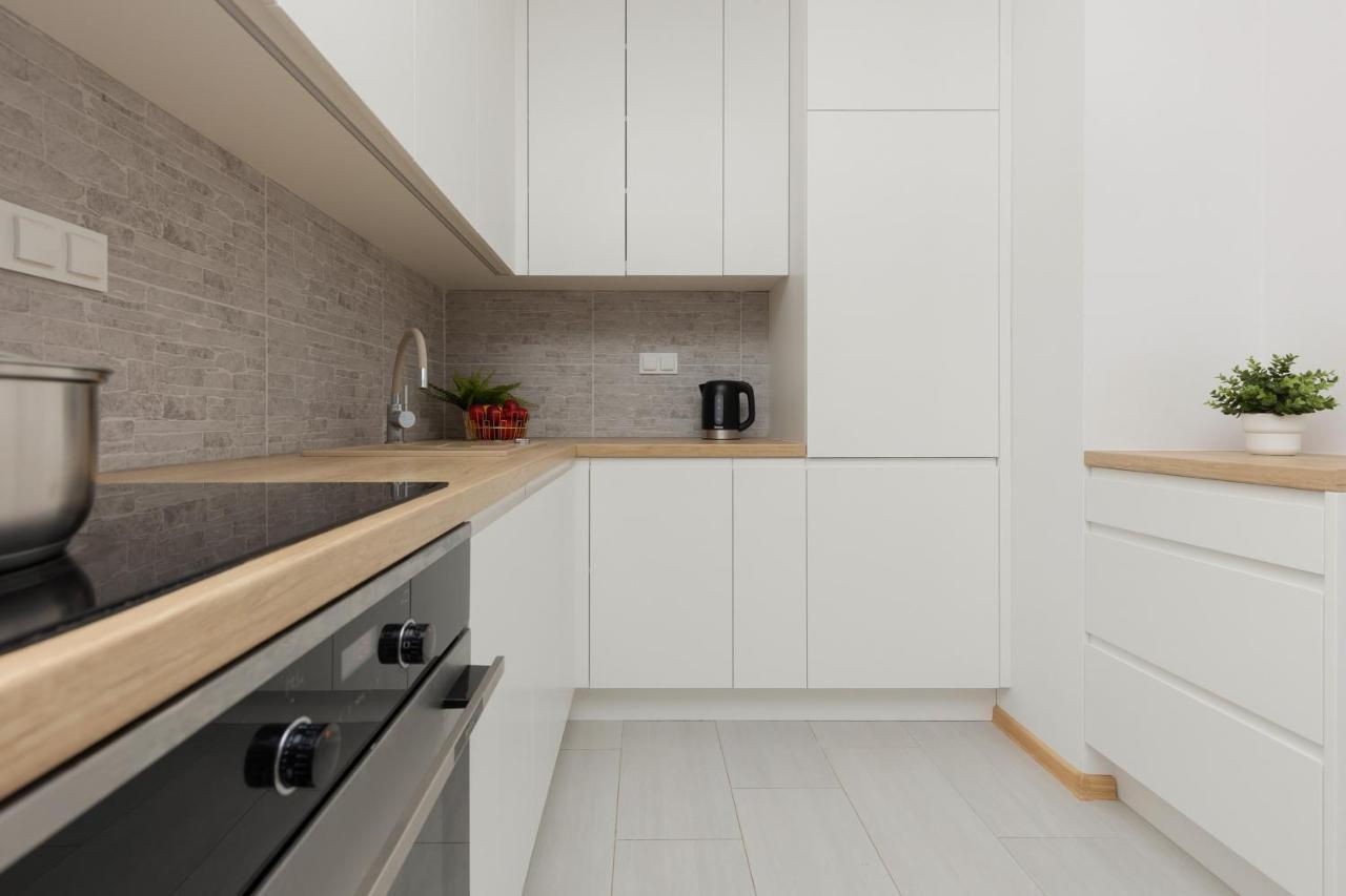 Warsaw Ulrychow Apartment With Parking By Renters エクステリア 写真
