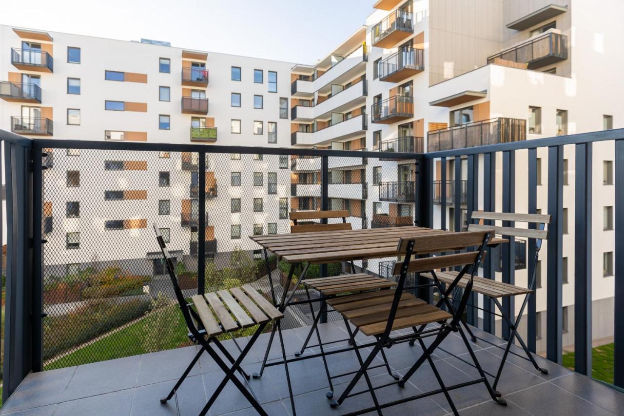 Warsaw Ulrychow Apartment With Parking By Renters エクステリア 写真
