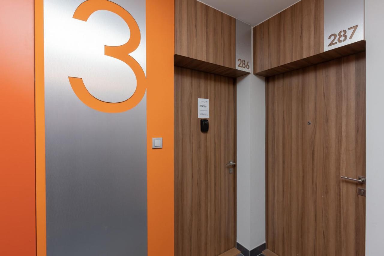 Warsaw Ulrychow Apartment With Parking By Renters エクステリア 写真
